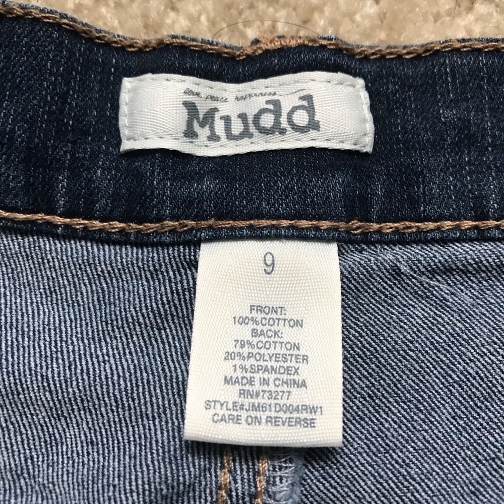 Shorts - Picture 3 of 3